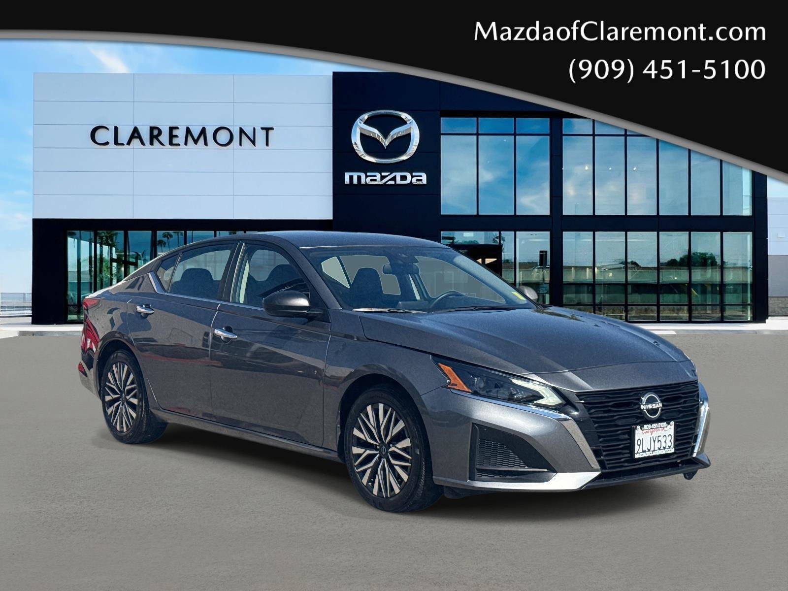 Used 2024 Nissan Altima 2.5 SV FWD image 1