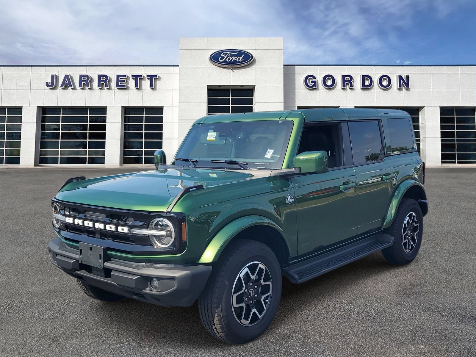 Certified 2025 Ford Bronco Outer Banks AWD/4WD image 2