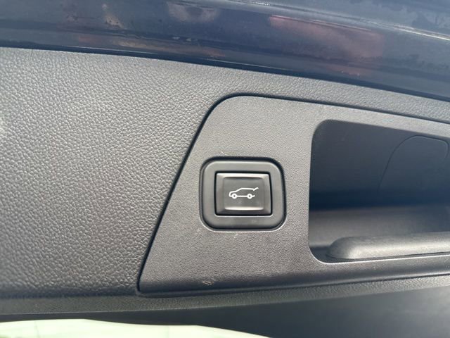 Used 2020 Buick Envision Essence w/ Experience Buick Package FWD image 33