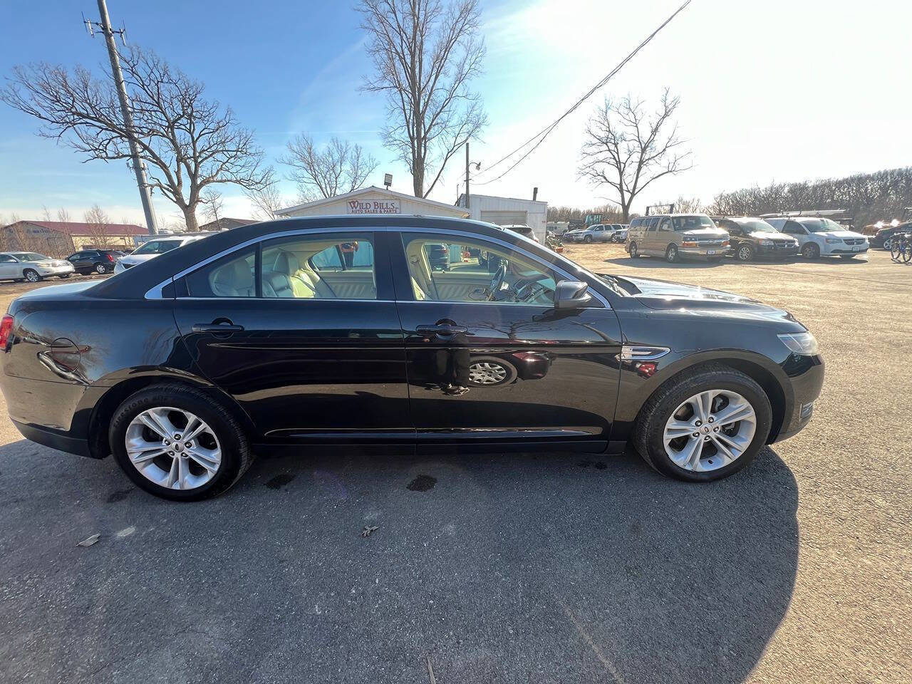 Used 2014 Ford Taurus SEL w/ Equipment Group 201A FWD image 4