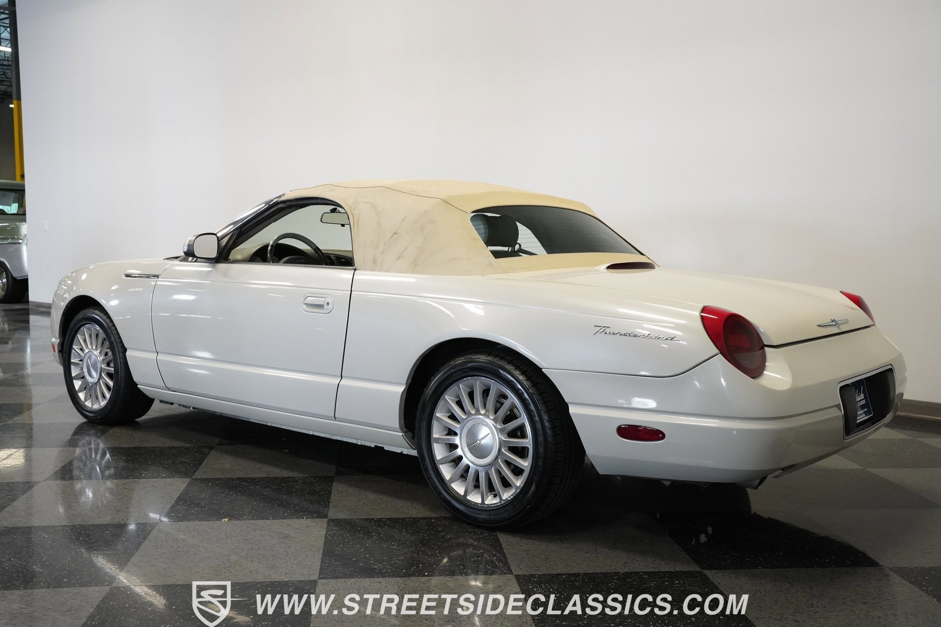 Used 2005 Ford Thunderbird 50th Anniversary image 16