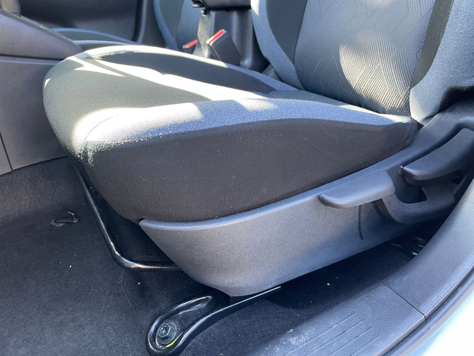 Used 2025 Nissan Versa SV image 23