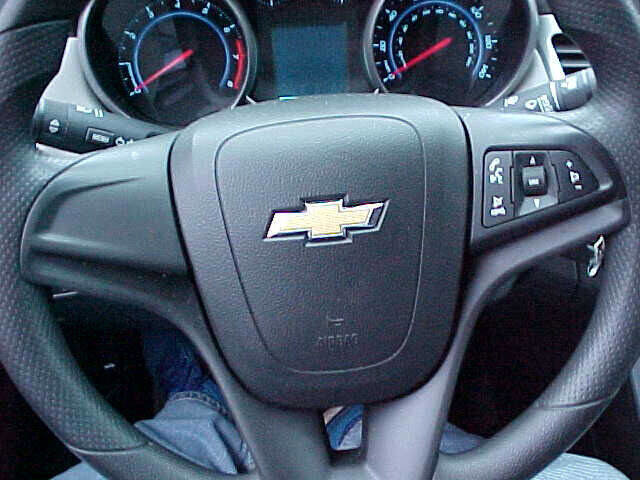 Used 2015 Chevrolet Cruze LS image 23