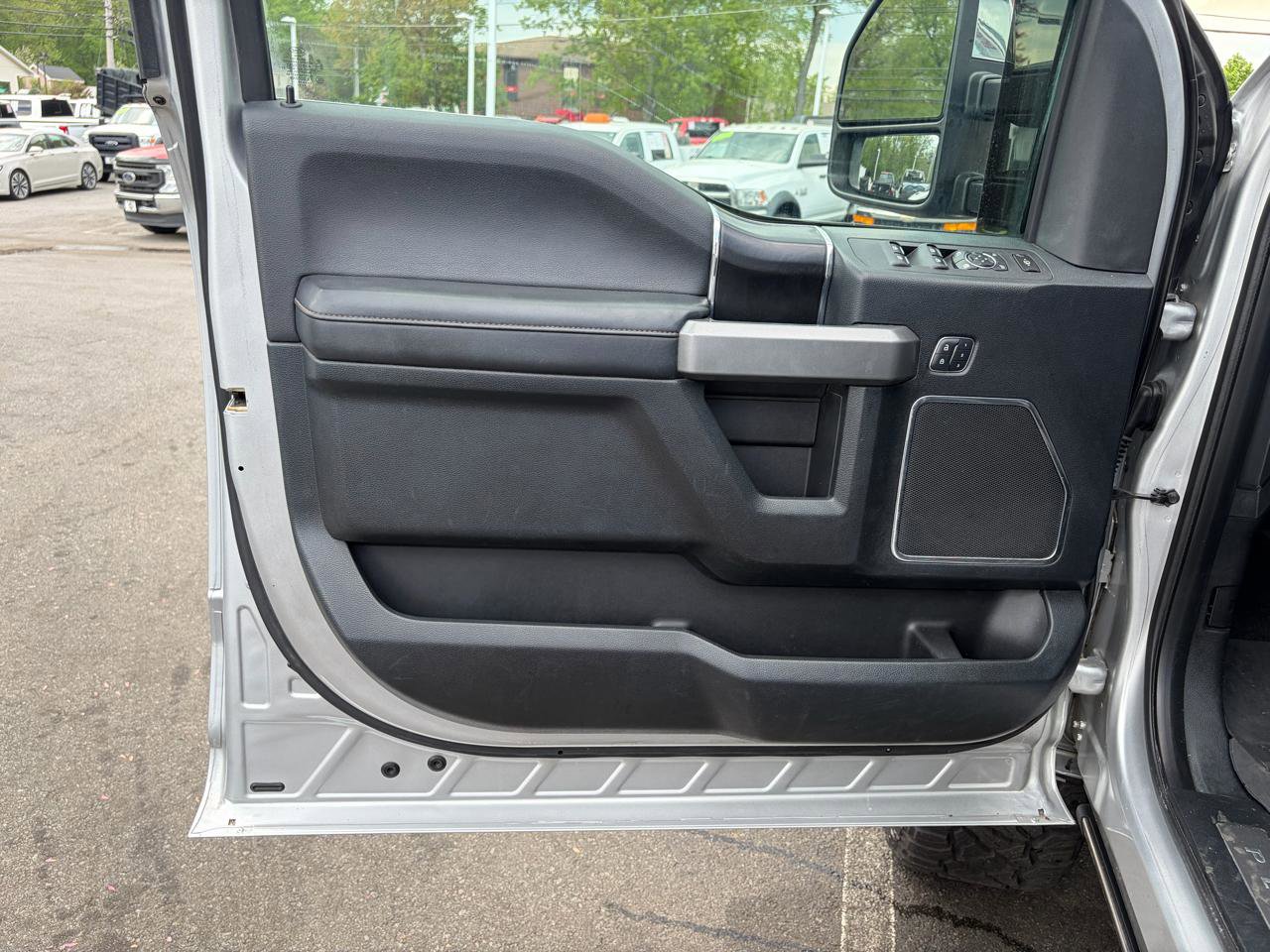Used 2018 Ford F250 Platinum w/ Platinum Ultimate Package AWD/4WD image 20
