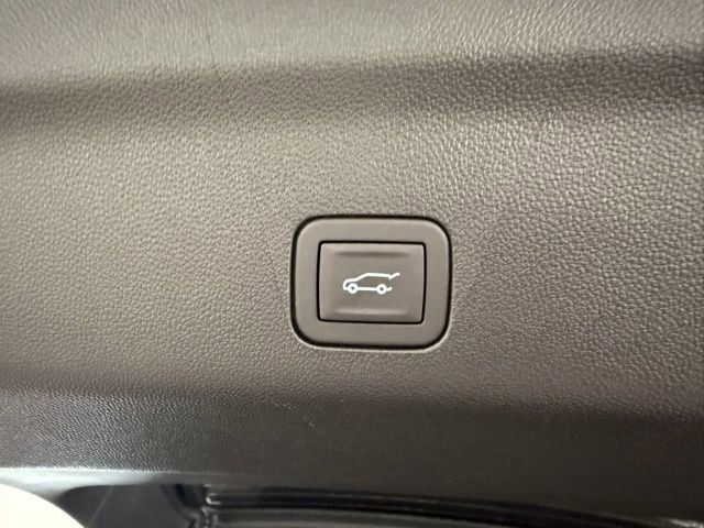 New 2026 GMC Yukon Elevation RWD image 9