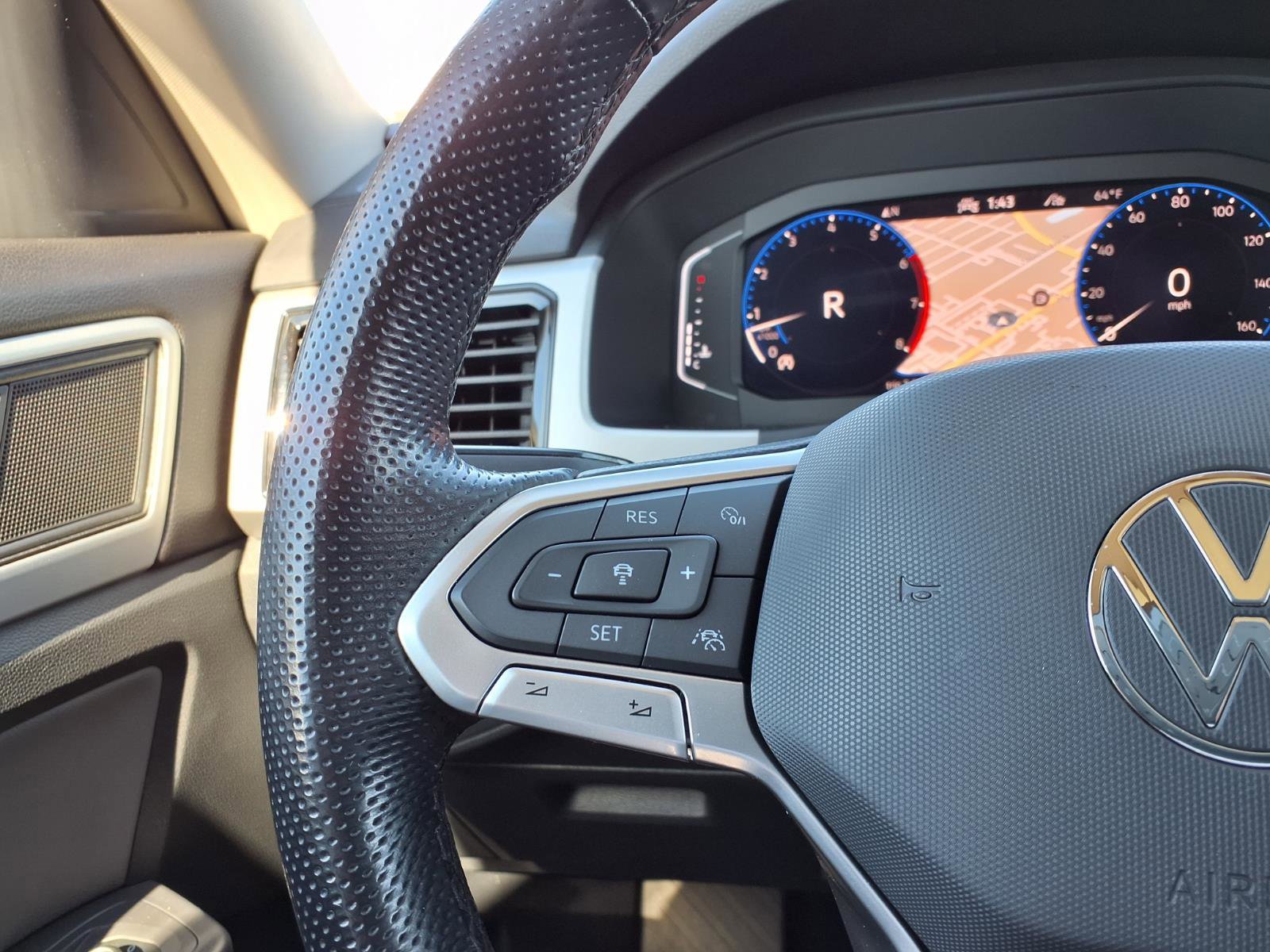 Used 2021 Volkswagen Atlas SEL R-Line image 31