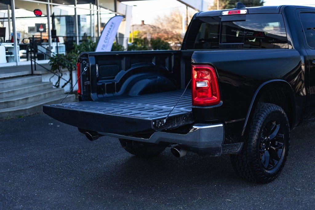 Used 2025 RAM 1500 Laramie image 10
