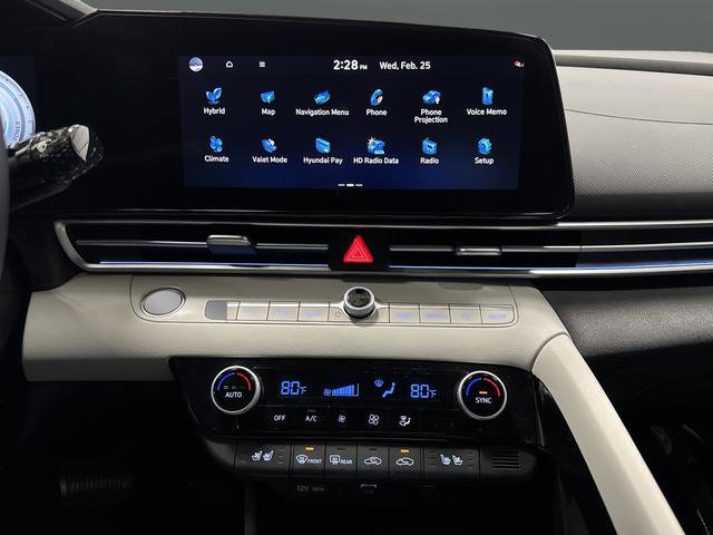 Used 2023 Hyundai Elantra Limited image 9