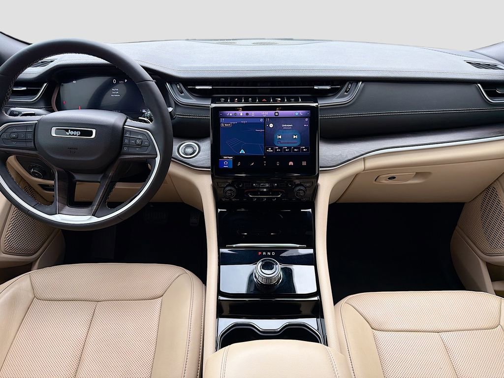 Used 2023 Jeep Grand Cherokee Limited w/ Luxury Tech Group II RWD image 21