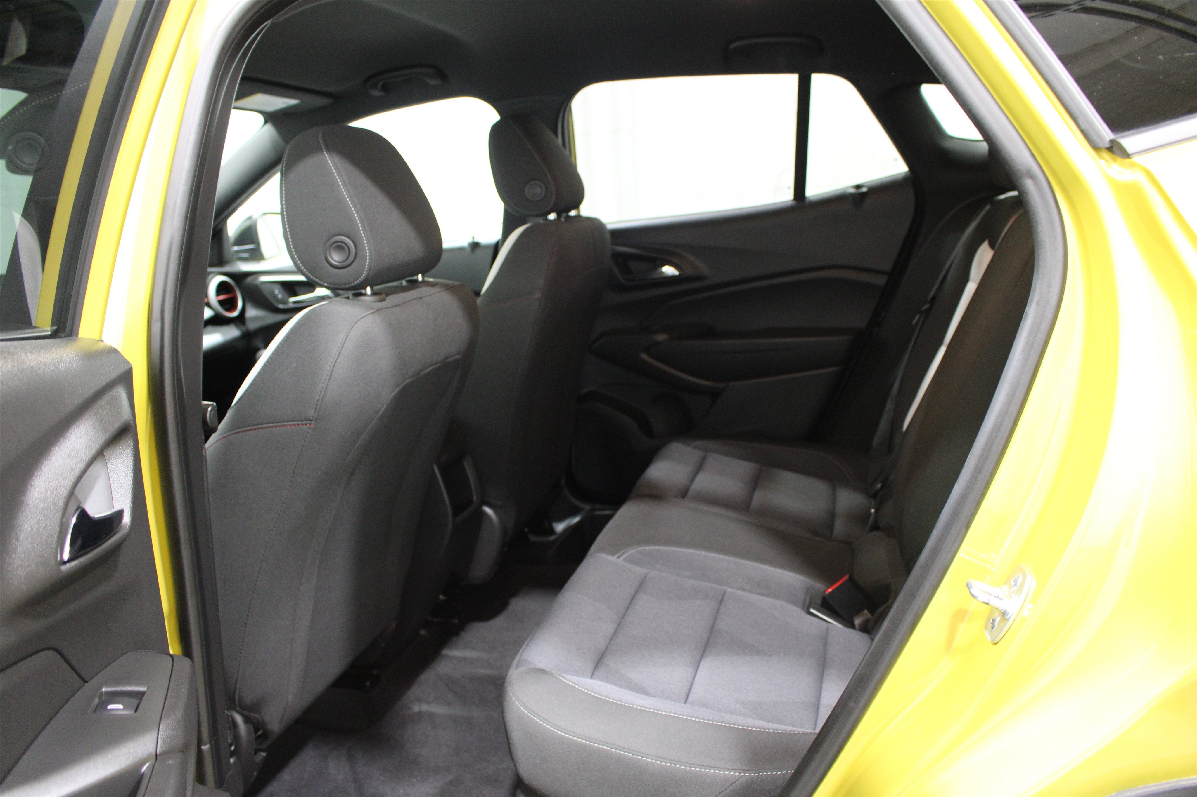 Used 2024 Chevrolet Trax RS w/ Driver Confidence Package FWD image 21