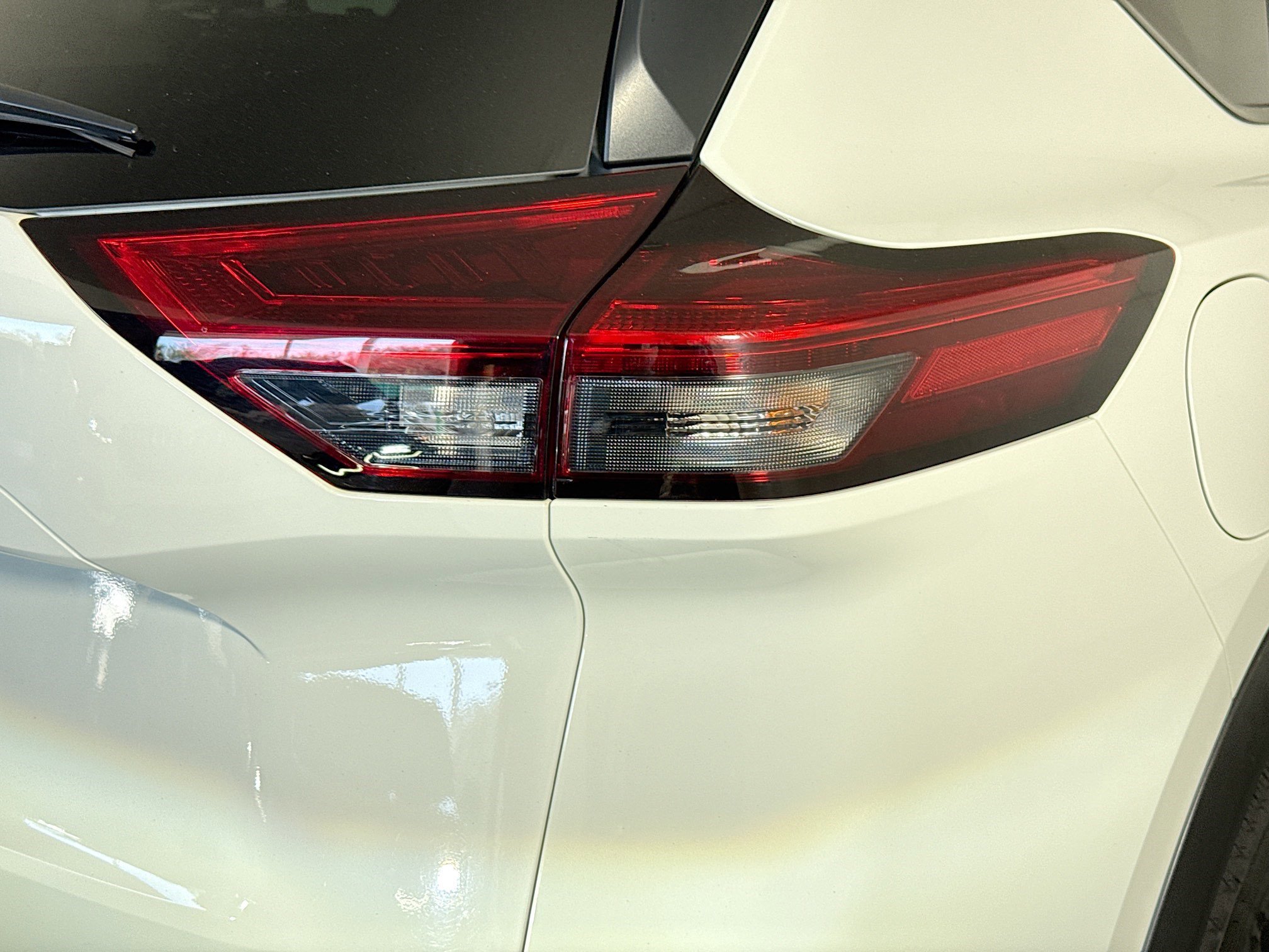 Used 2022 Nissan Rogue S image 34