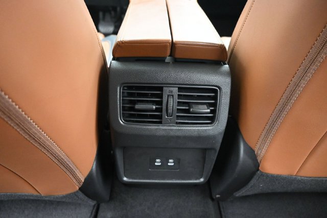Used 2024 Nissan Rogue Platinum FWD image 28