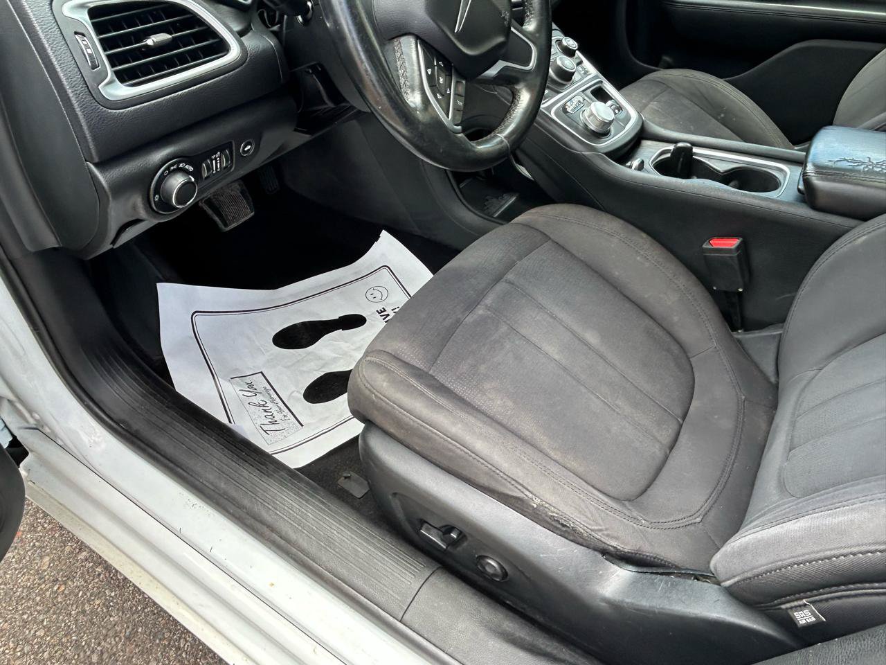 Used 2015 Chrysler 200 Limited w/ Convenience Group FWD image 10