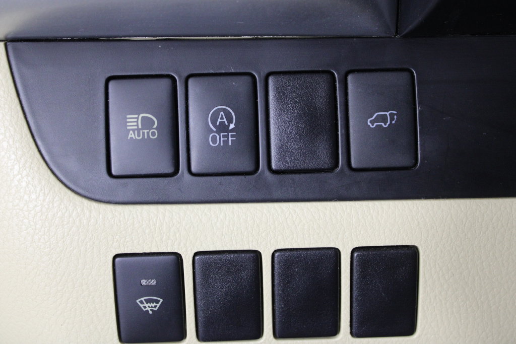 Used 2017 Toyota Highlander XLE FWD image 25