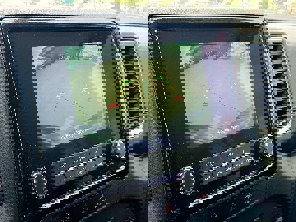 Used 2024 Nissan Frontier SV w/ SV Convenience Package image 27