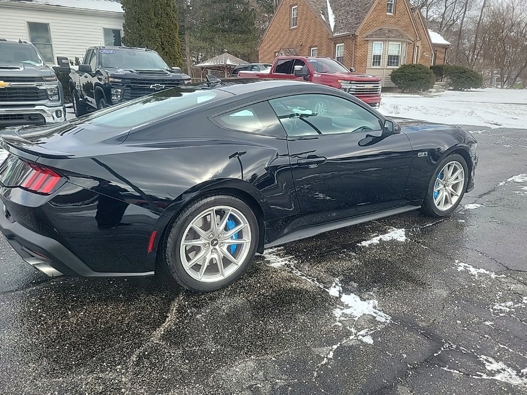 Used 2024 Ford Mustang GT Premium image 5