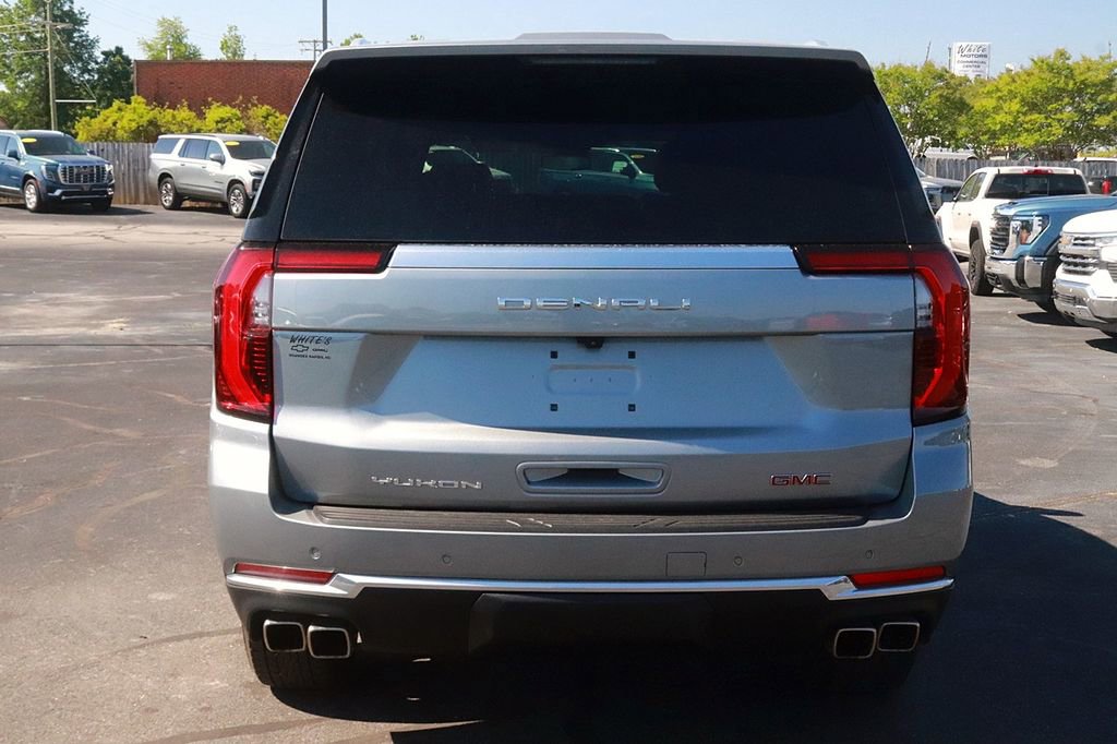 Used 2025 GMC Yukon XL Denali AWD/4WD image 6
