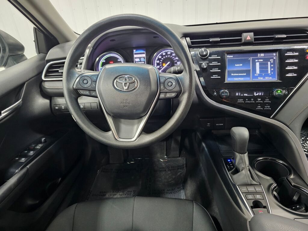 Used 2018 Toyota Camry LE image 16