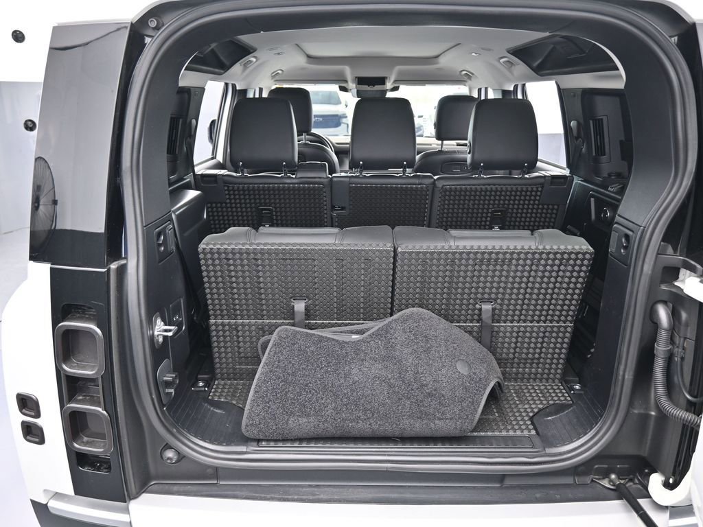 Used 2022 Land Rover Defender 110 S image 40