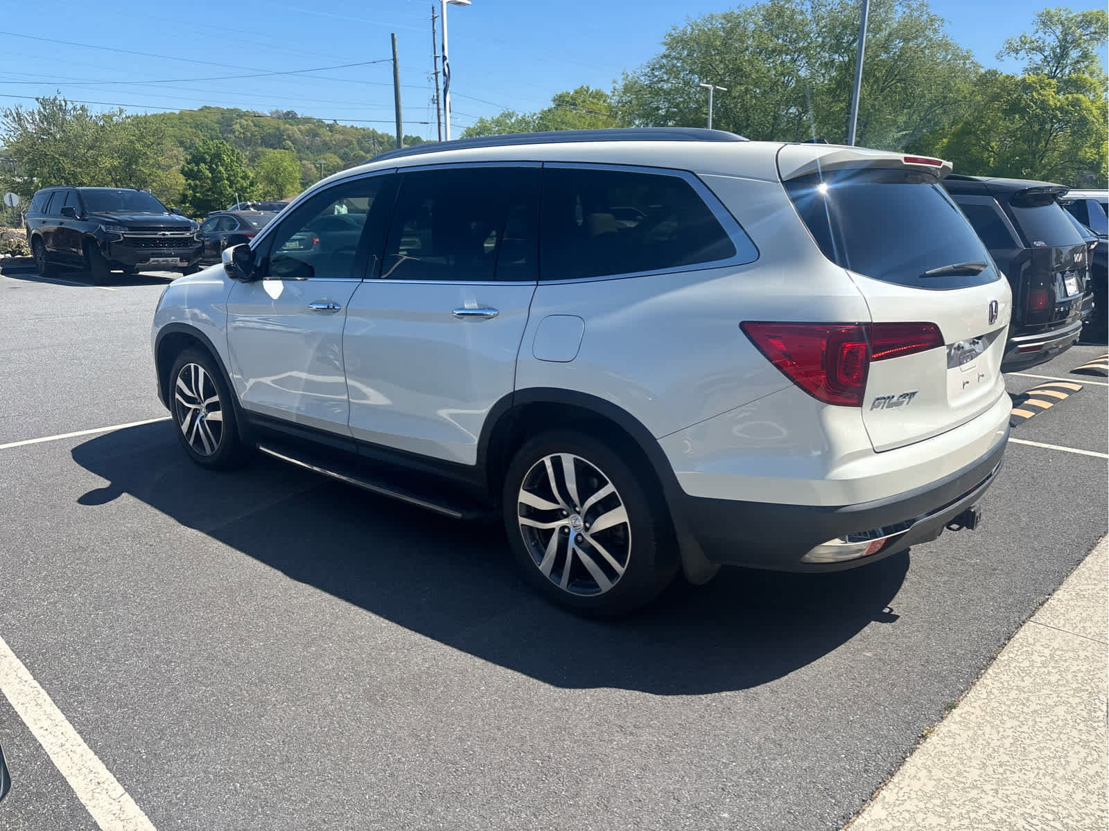 Used 2017 Honda Pilot Elite image 3