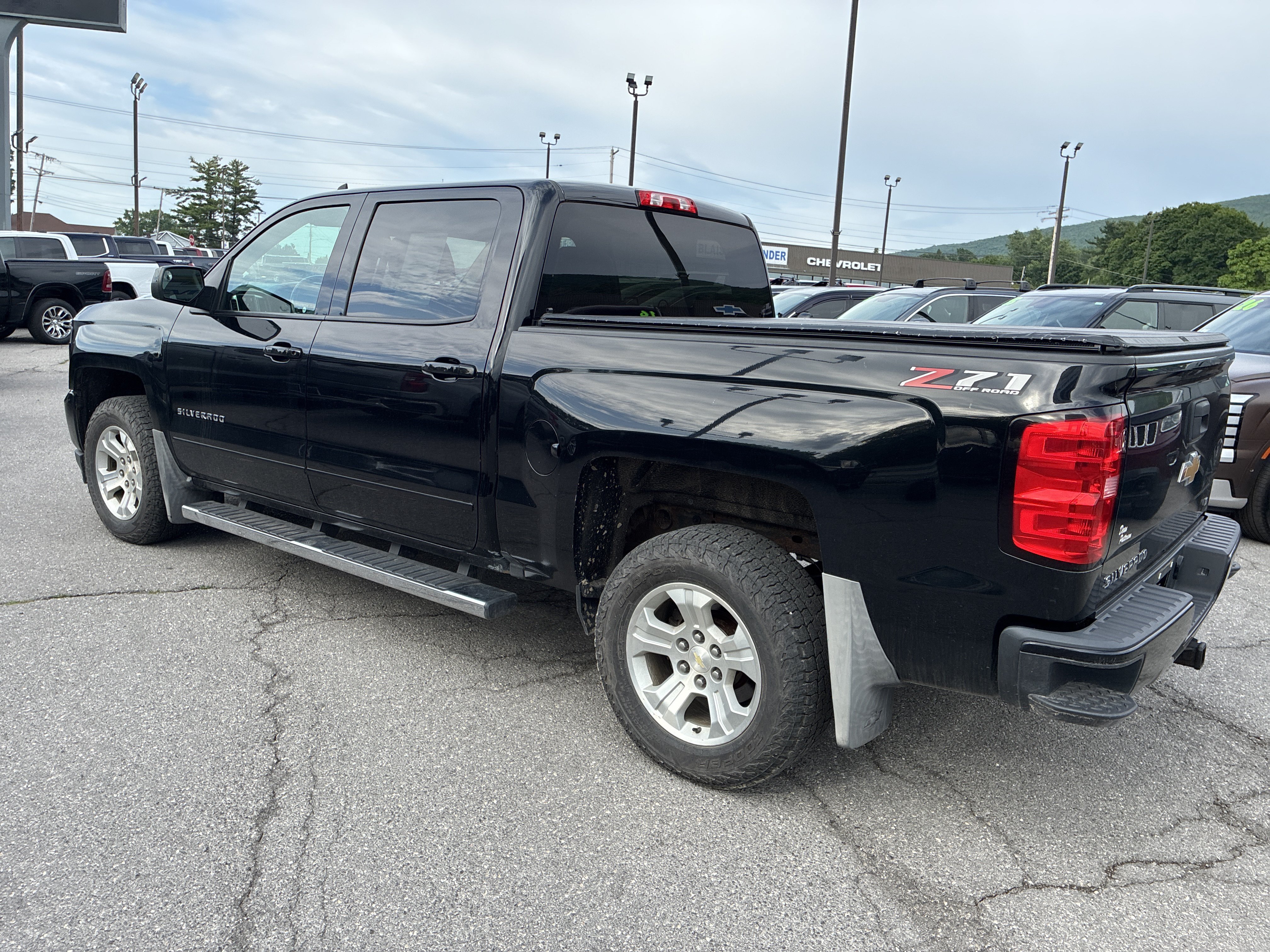 Used 2018 Chevrolet Silverado 1500 LT w/ All Star Edition AWD/4WD image 6
