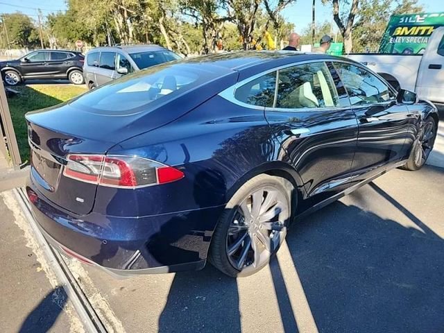 Used 2015 Tesla Model S 85 image 4