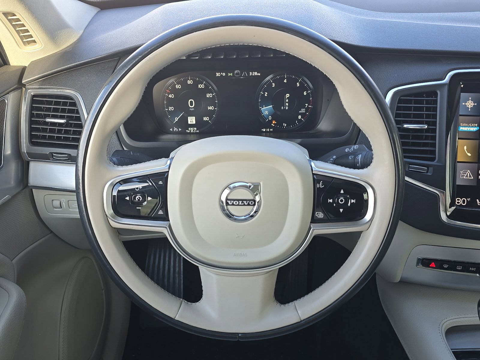 Used 2017 Volvo XC90 T6 Momentum w/ Vision Package image 14