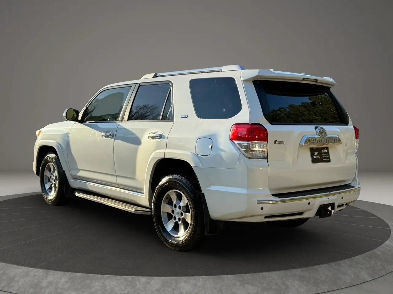 Used 2013 Toyota 4Runner SR5 RWD image 4