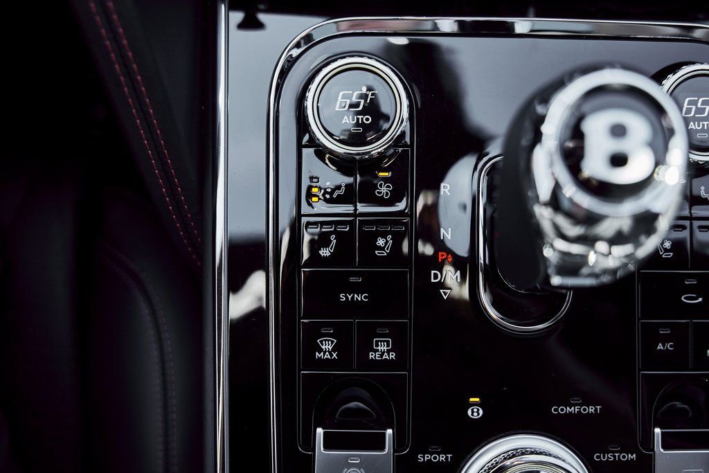 Used 2023 Bentley Flying Spur V8 image 70