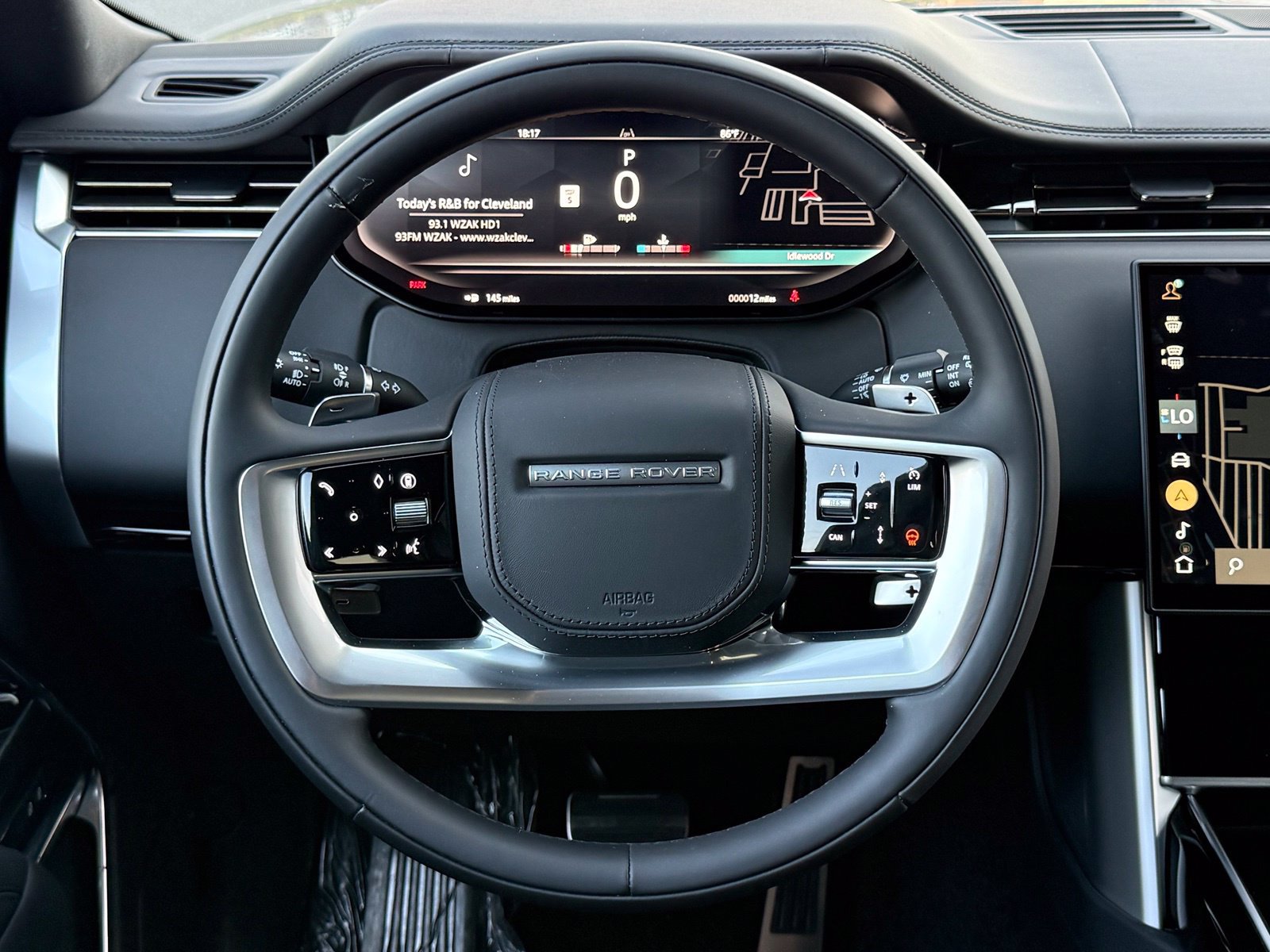 New 2027 Land Rover Range Rover Long Wheelbase SE AWD/4WD image 35