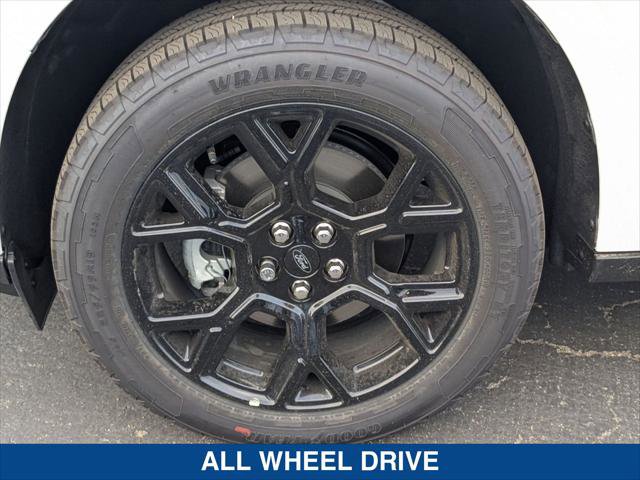 New 2025 Ford Maverick XLT w/ Black Appearance Package image 2