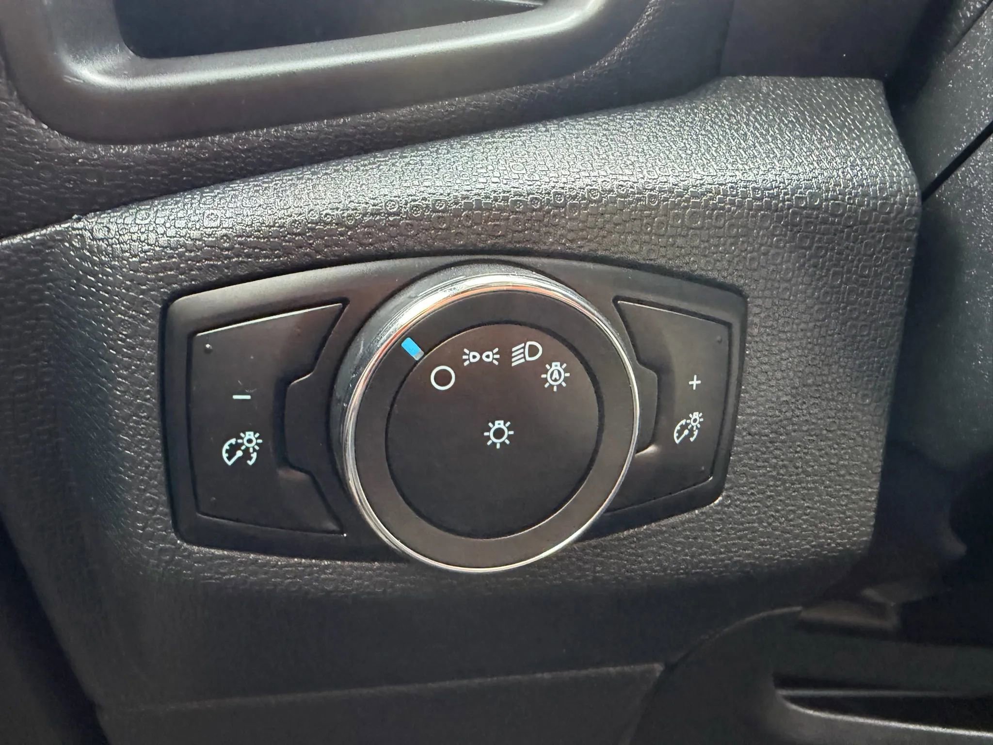 Used 2021 Ford EcoSport S image 18