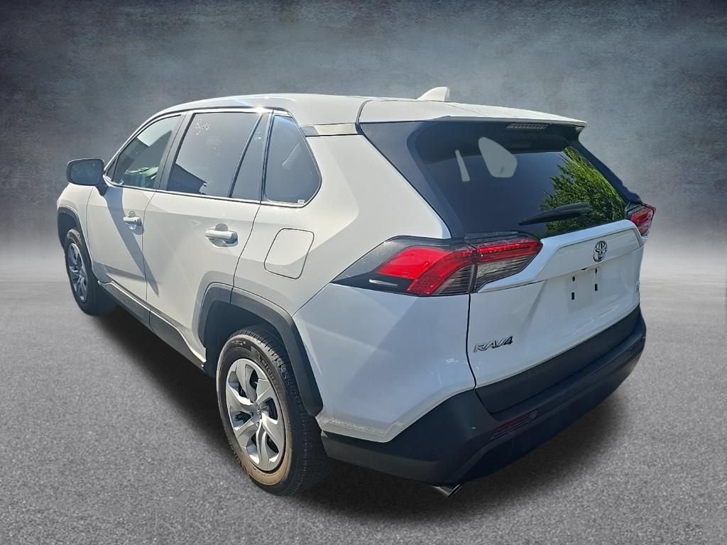 Used 2025 Toyota RAV4 LE AWD/4WD image 4