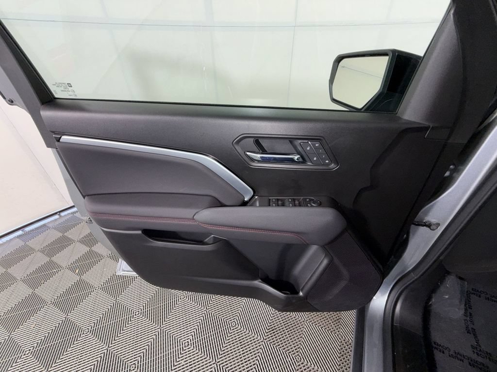 Used 2026 Chevrolet Colorado Z71 w/ Technology Package AWD/4WD image 15