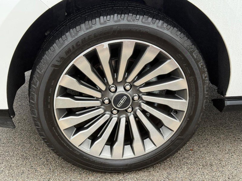 Used 2020 Lincoln Navigator L Reserve w/ Luxury Package AWD/4WD image 9