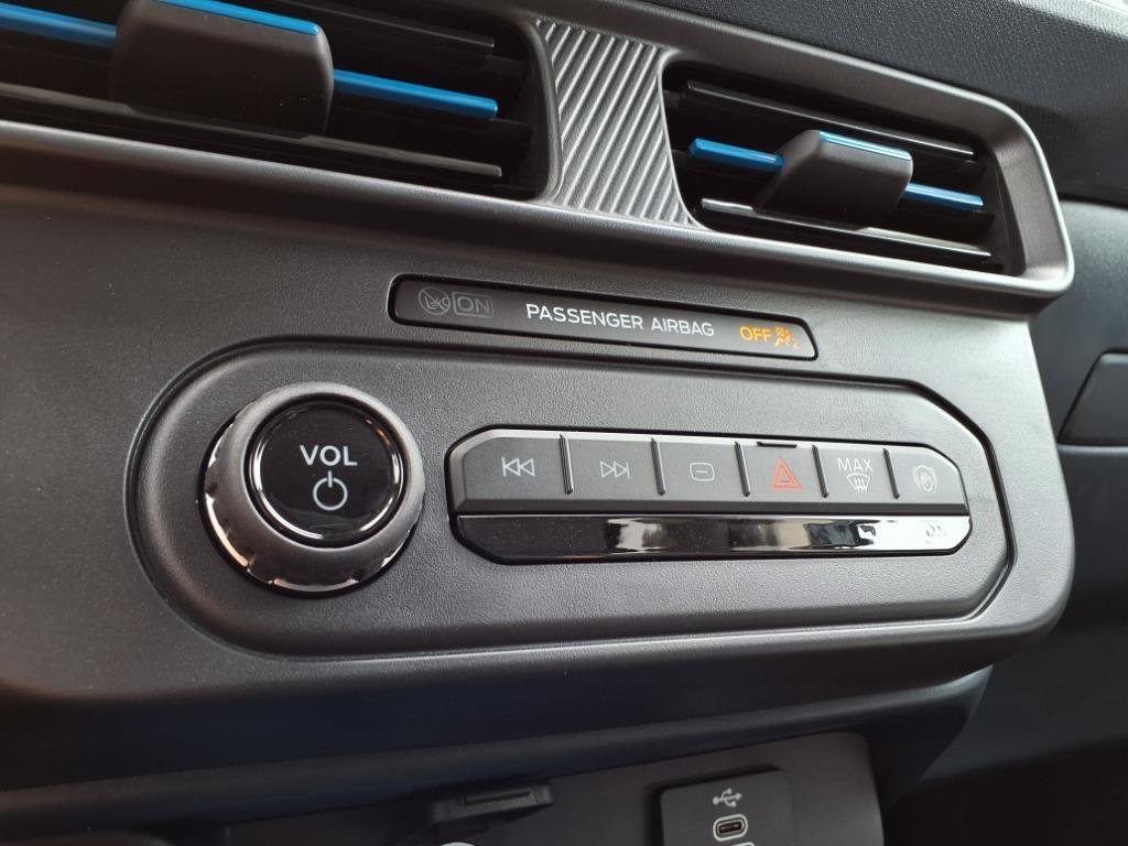 New 2025 Ford Maverick XLT w/ XLT Luxury Package image 8