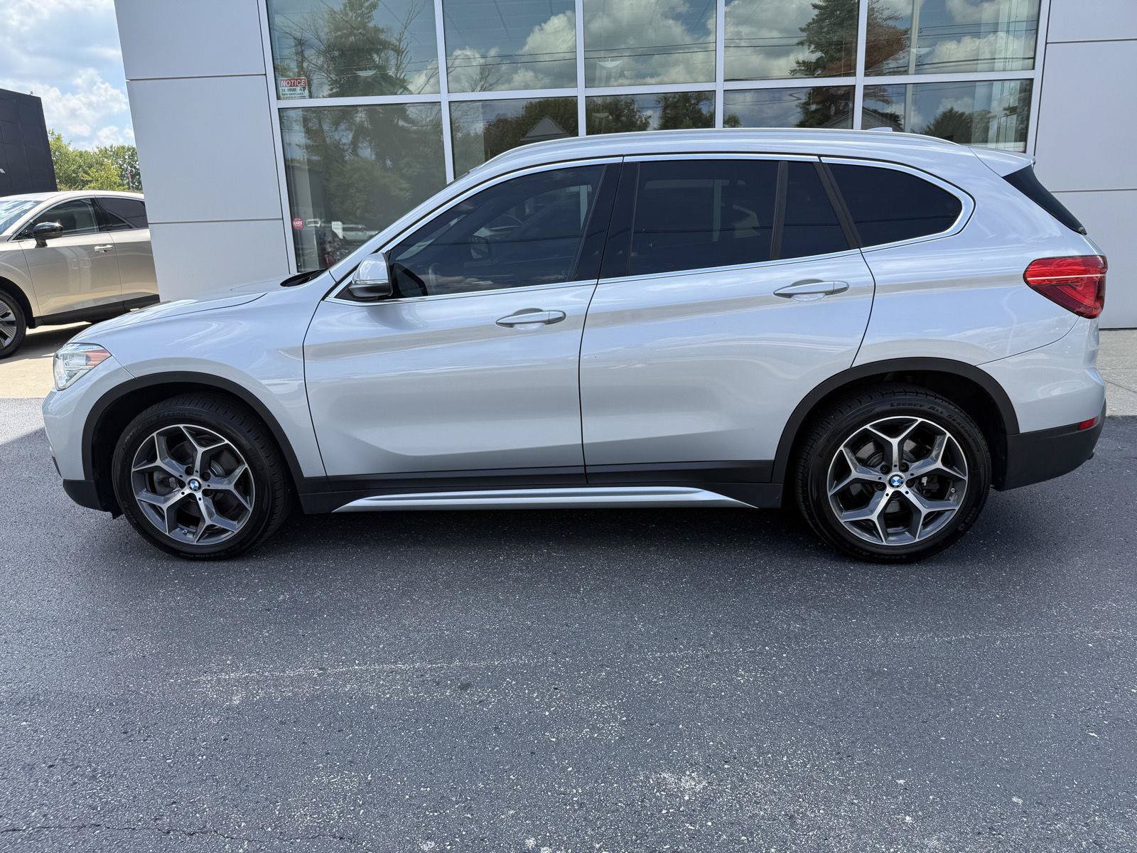 Used 2018 BMW X1 xDrive28i w/ Premium Package AWD/4WD image 1