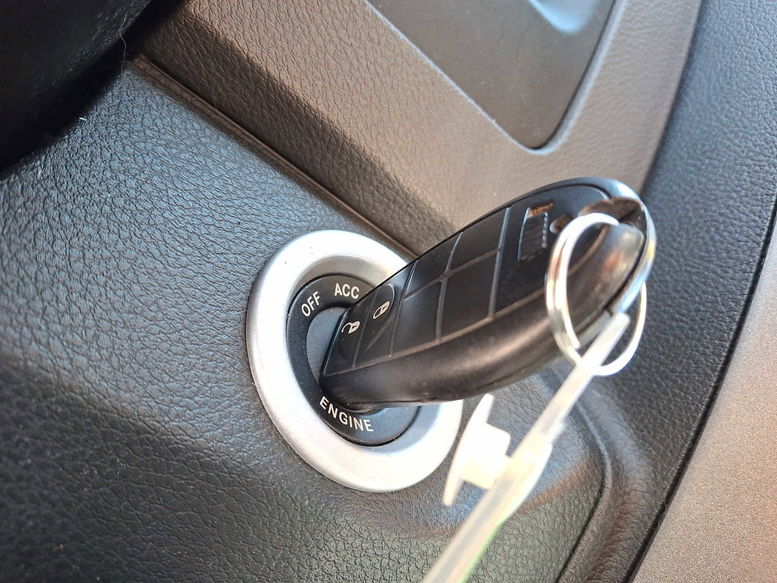 Used 2015 RAM 1500 Express AWD/4WD image 23