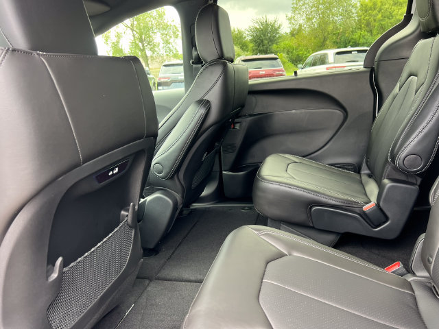 New 2027 Chrysler Pacifica Select FWD image 29