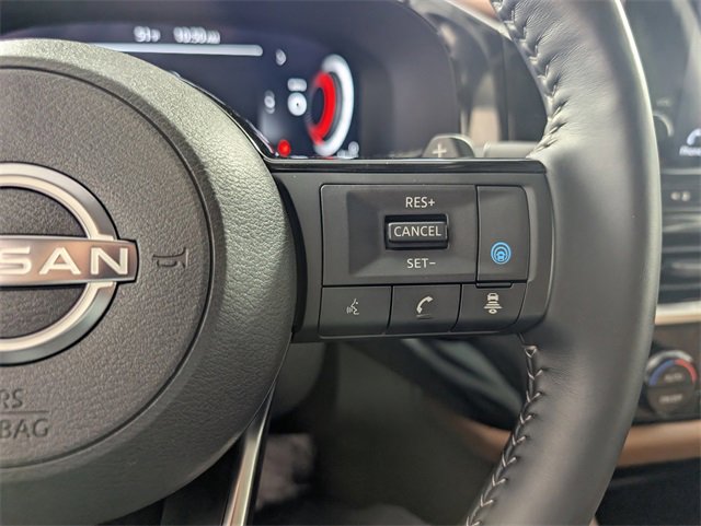 Used 2023 Nissan Pathfinder Platinum image 28