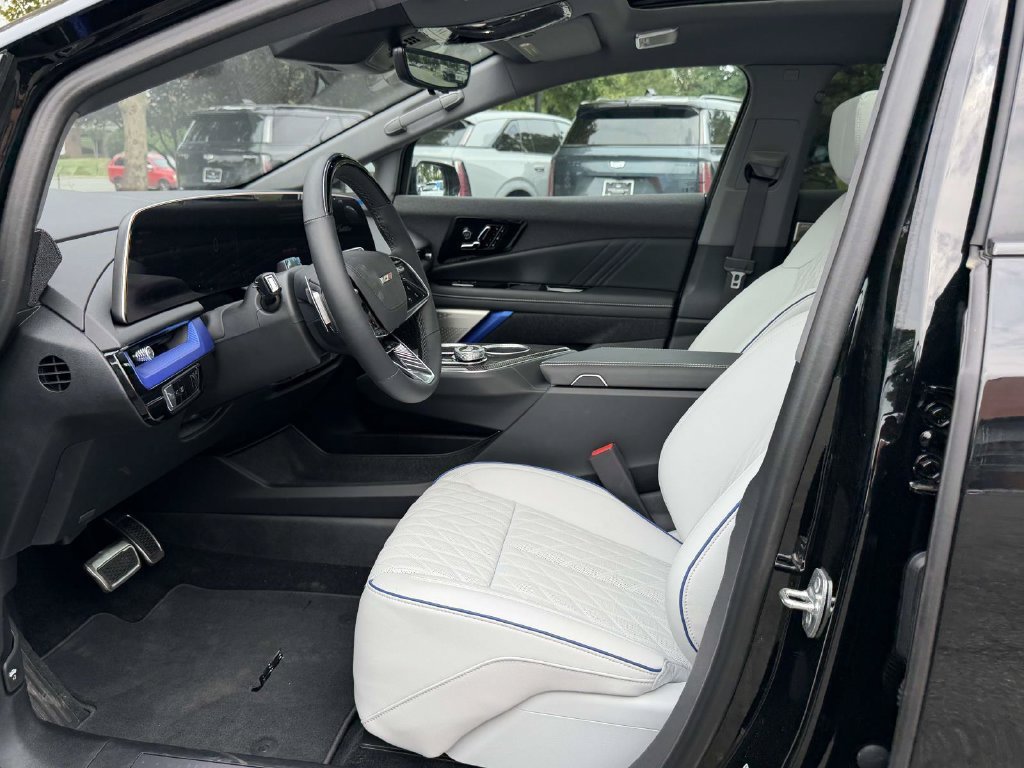 New 2026 Cadillac Optiq V AWD/4WD image 16