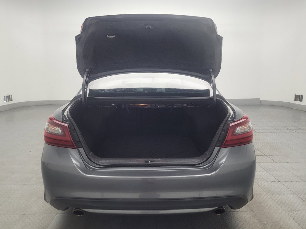 Used 2018 Nissan Altima 2.5 SR w/ SR Midnight Edition FWD image 29
