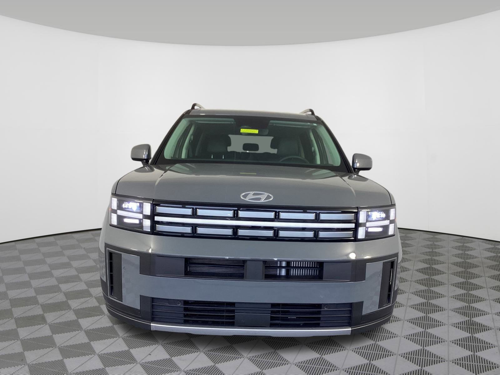 Used 2024 Hyundai Santa Fe SEL image 2