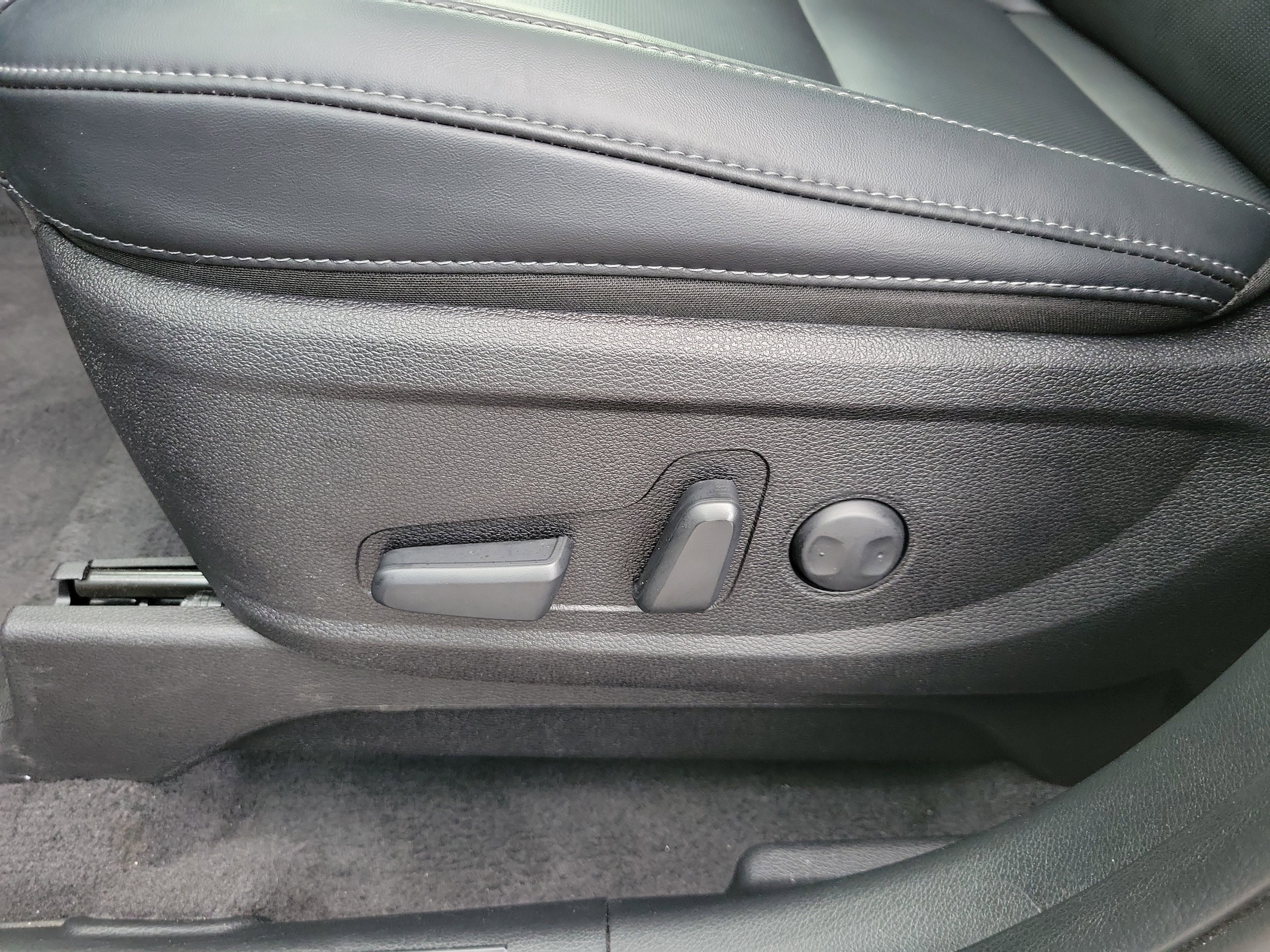 Used 2025 Kia Telluride S FWD image 13