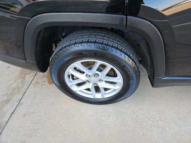 Used 2023 Jeep Grand Cherokee L Laredo image 10