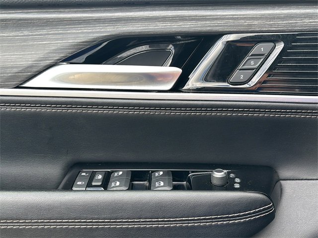 Used 2024 Jeep Wagoneer Series II w/ Flexible Seating Group image 16