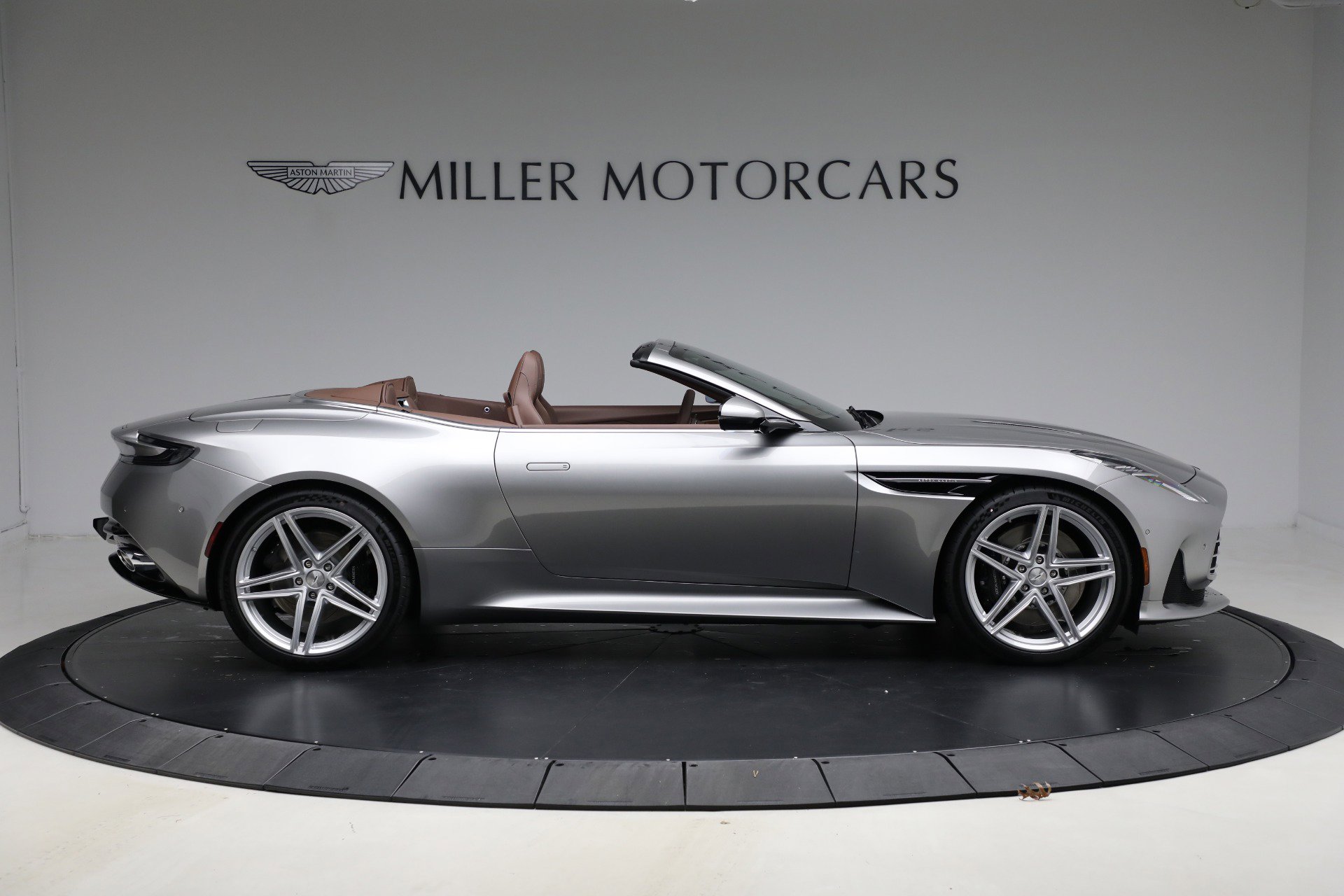 New 2026 Aston Martin DB12 Volante image 9