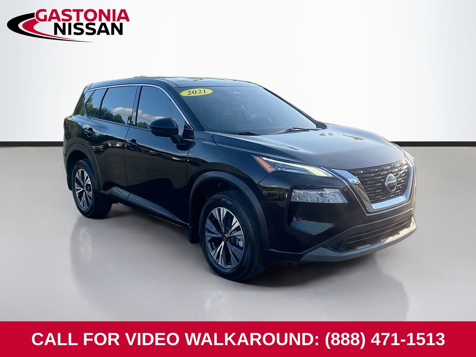 Used 2021 Nissan Rogue SV image 1