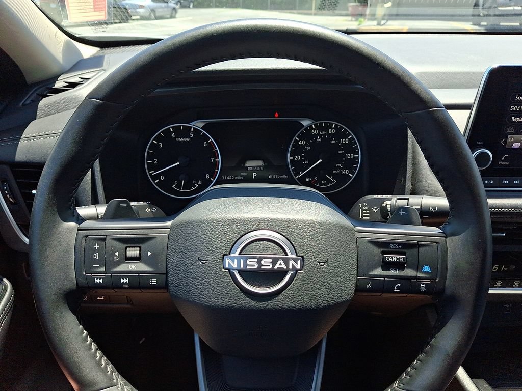 Used 2025 Nissan Rogue SV AWD/4WD image 18