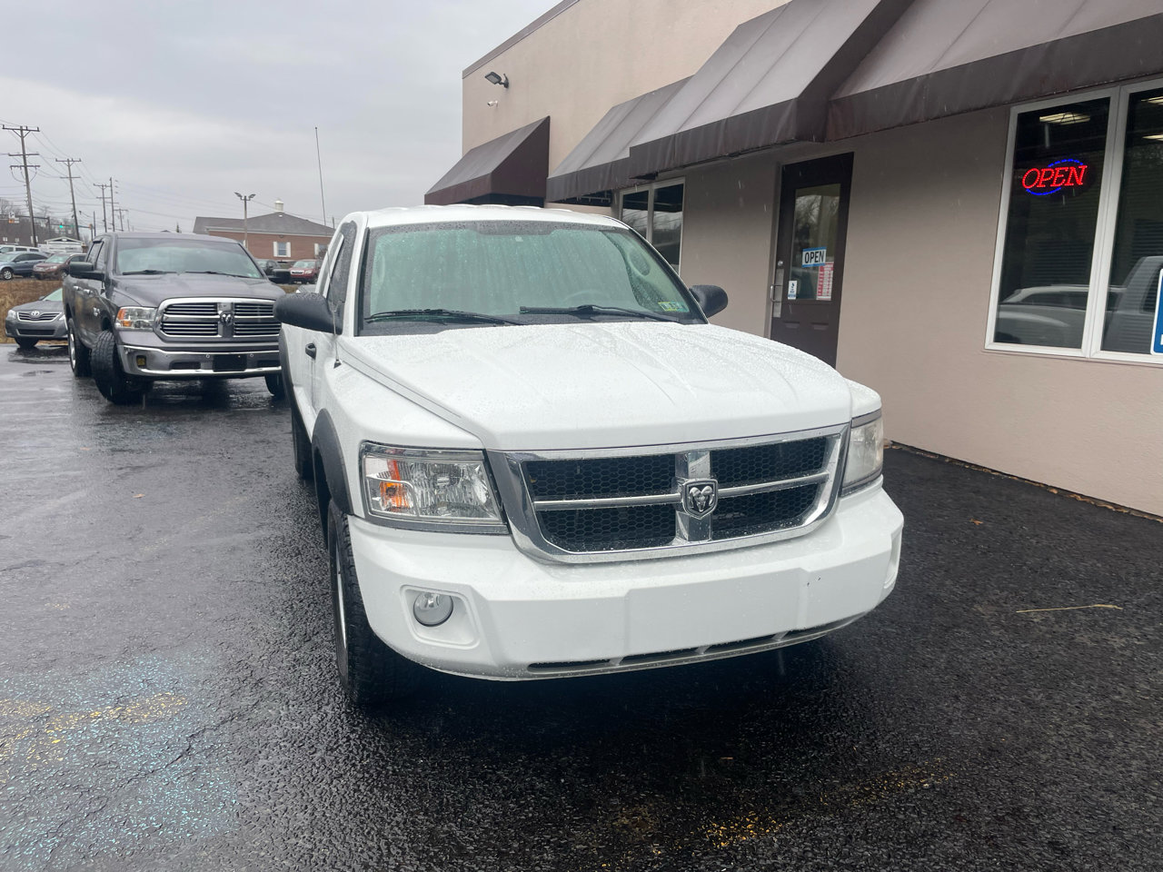 Used 2011 Dodge Dakota ST image 2